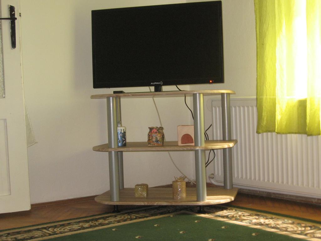 Green Apartment Novi Sad Bagian luar foto